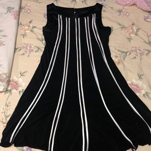 Ladies Sandra Darren dress